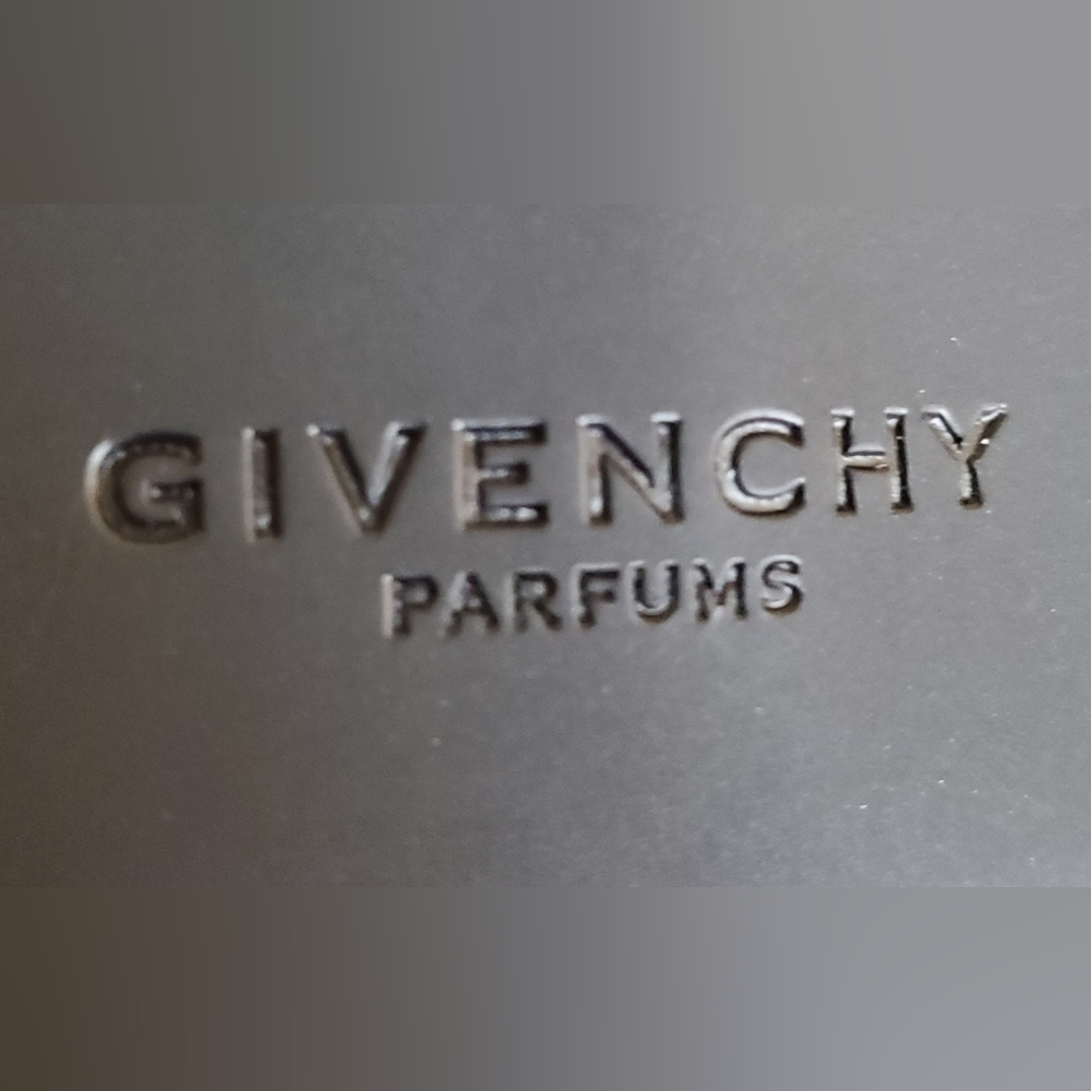 Givenchy Cosmetic Pouch Gucci Brush & Chanel Mascara - Picture 3 of 14